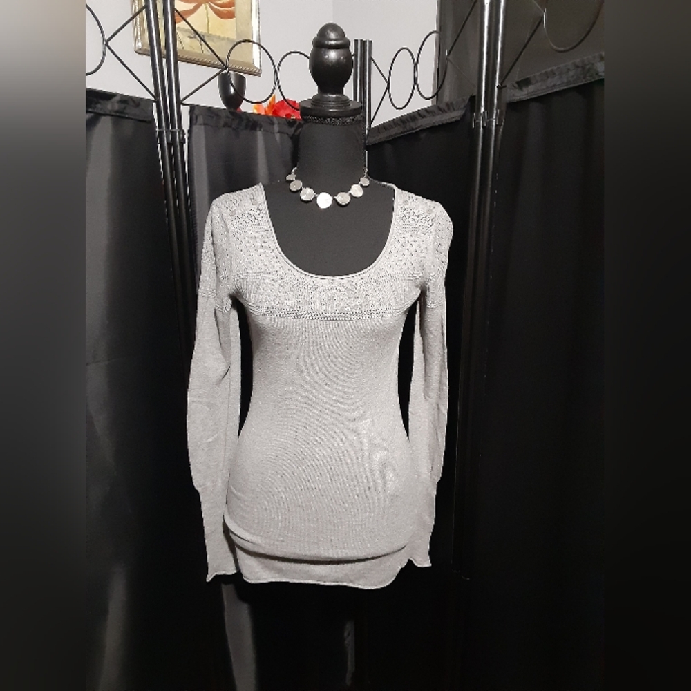 American Eagle Outfitters Gray Knit Eyelit Design Top Women's Size Small Long